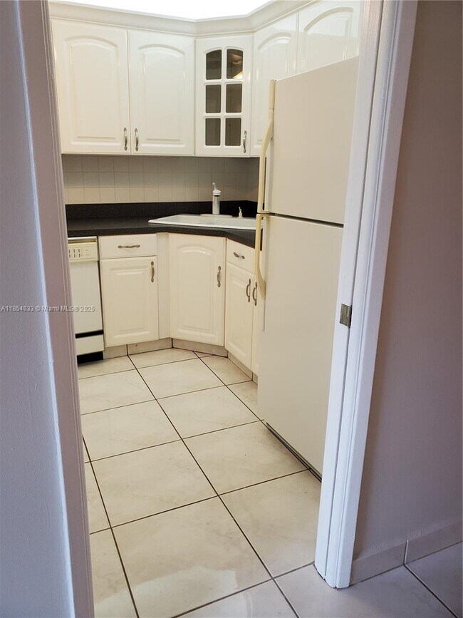 Photo - 2901 S Palm Aire Dr Unit 109