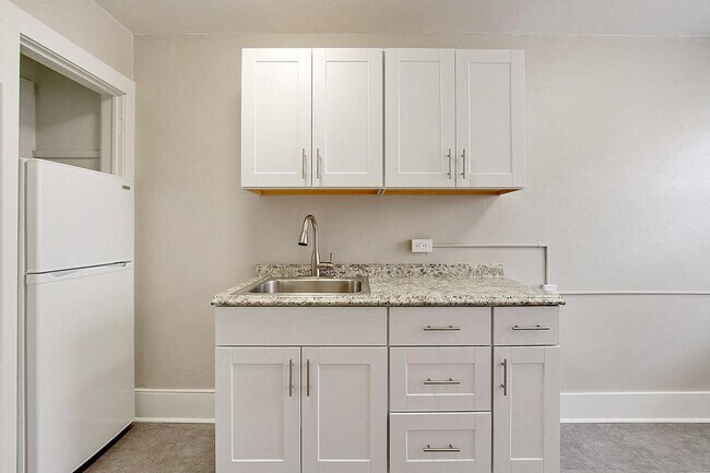 Photo - 960 Pearl St