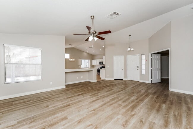 Photo - 4234 Inglewood Point St