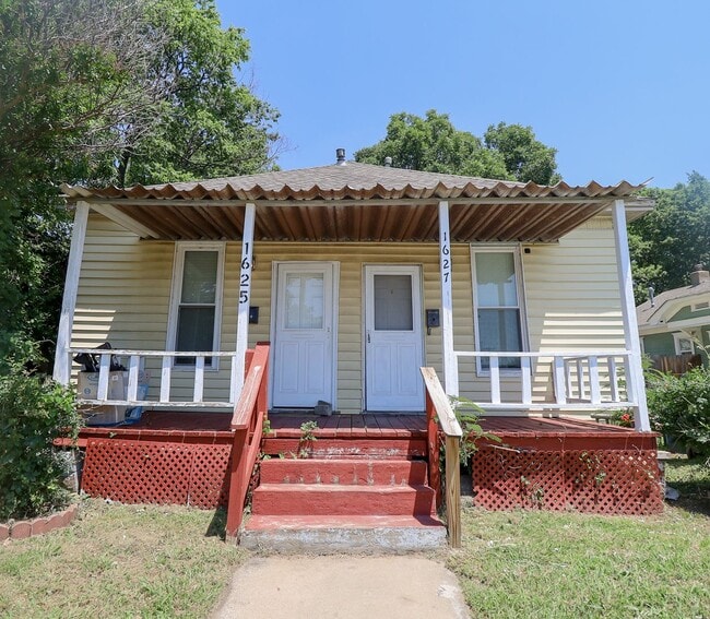 Photo - 1625 E 4th St Unidad 1627 E 4th Street