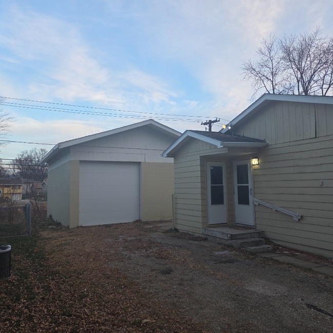 Photo - 7502 Valley Rd