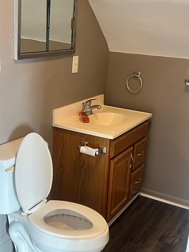 Building Photo - 601 Chestnut St Unit 3