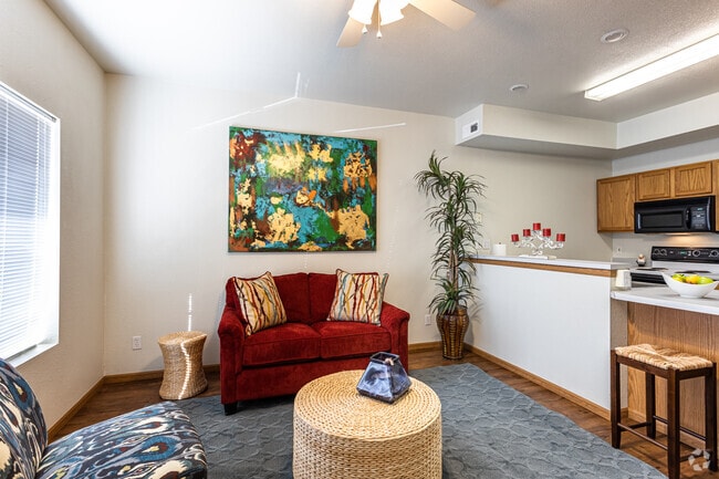 1BR, 1BA - 630 SF