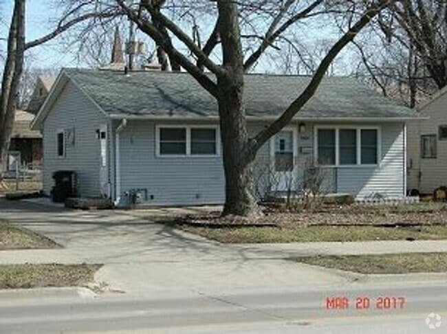 Building Photo - 1104 S 1st Ave Rental