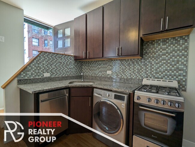 Photo - 2822 N Mildred Ave Unit 1