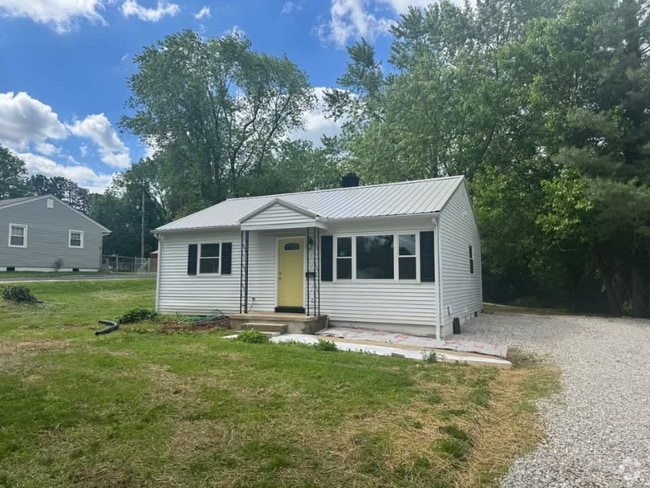 Building Photo - 136 Crestview Dr Rental
