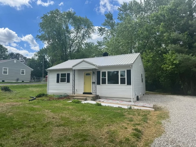 Photo - 136 Crestview Dr House