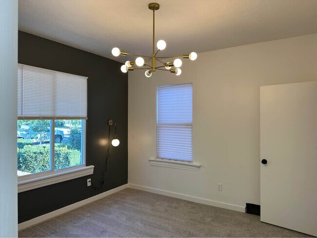 Photo - 2843 Grant Ave