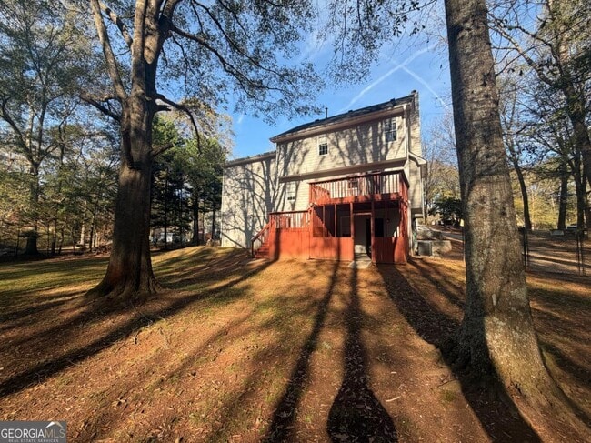 Photo - 212 Regal Way W