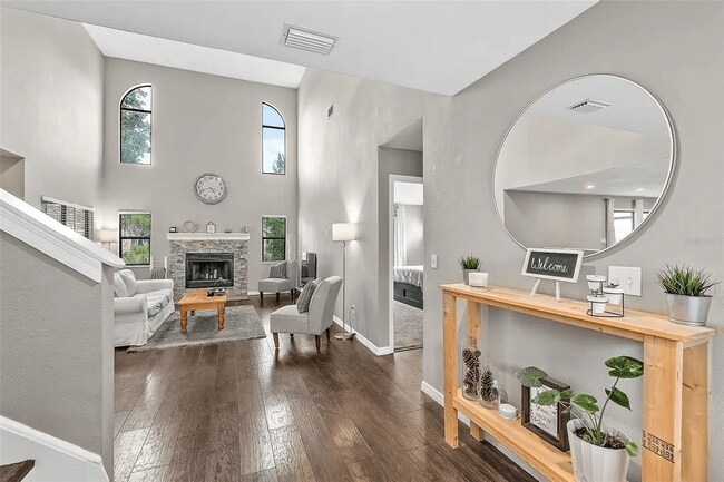 Photo - 54 Weymouth Ln