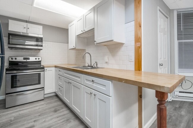 Building Photo - 1901 W Broad St Unit 1901 W Broad Apt 3