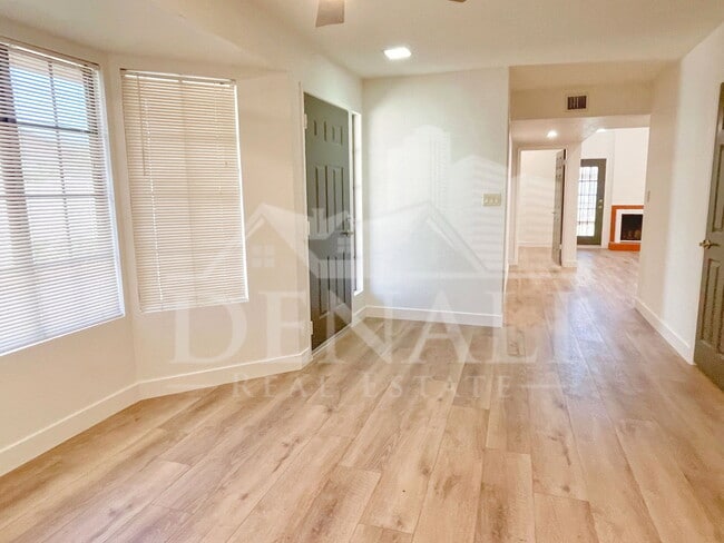 Photo - 6816 E Kings Ave