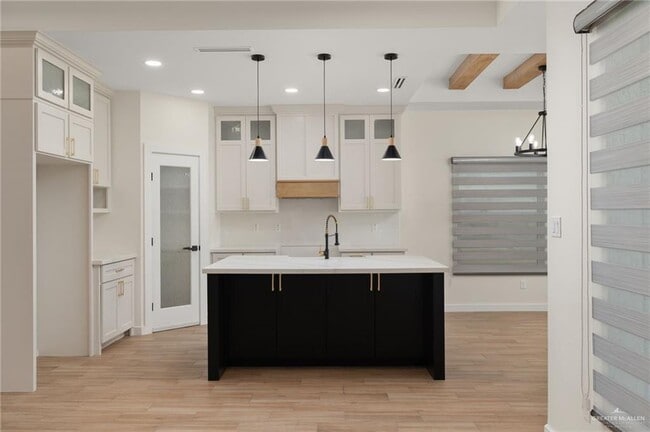 Photo - 18 S Peak Dr