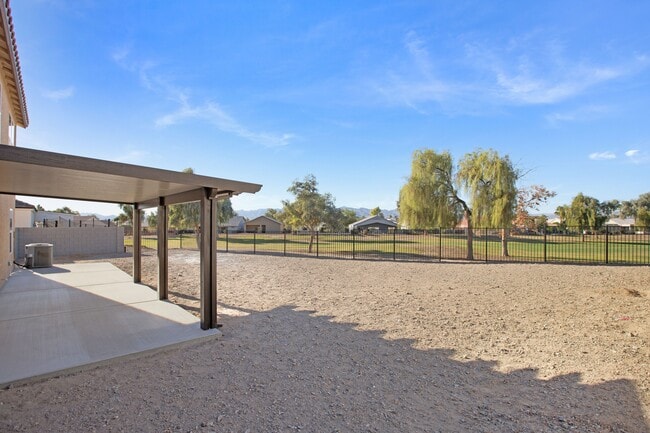 Photo - 5749 Club House Dr