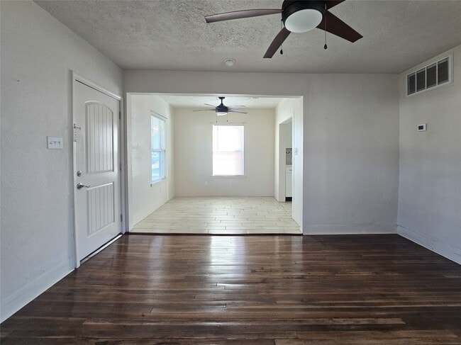 Photo - 5309 Avenue O