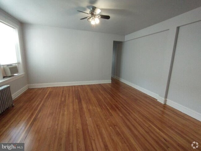 Building Photo - 307 Dolphin St Unit 2F Rental