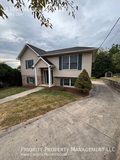 Photo - 1309 Greystone St