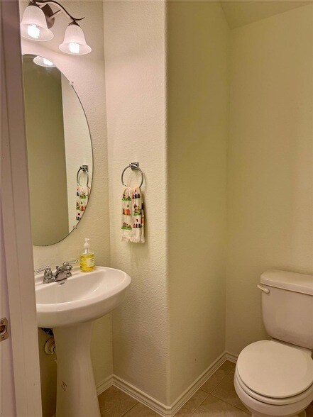 Photo - 408 Wolf Creek Way