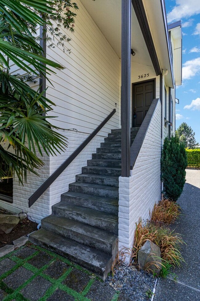 Photo - 4bd/3ba Seattle Home