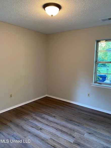 Photo - 5630 Crestwood Dr