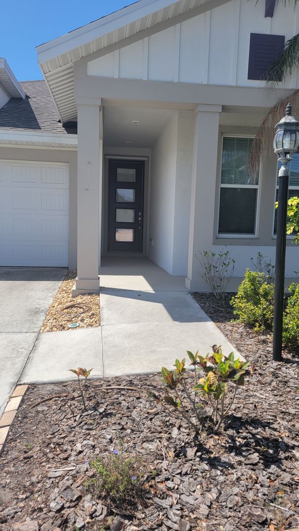 Photo - Annual Unfurnished 3/2 single family home in gated community off SR-70!