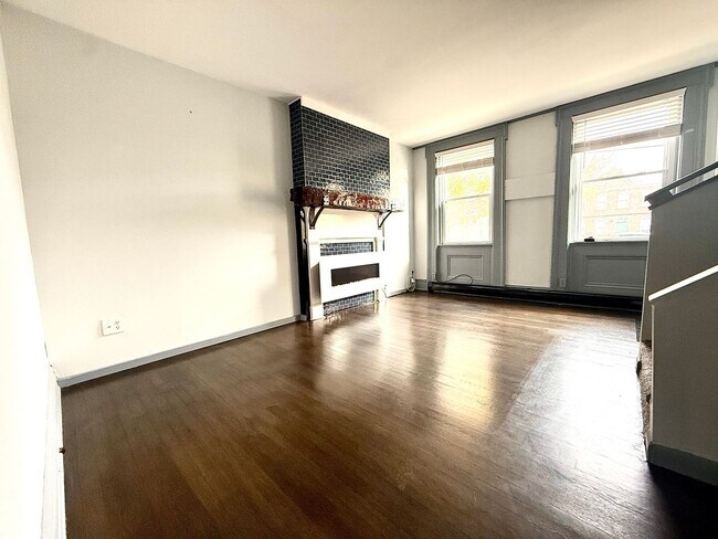 Photo - 24 McDonald St Unit 1