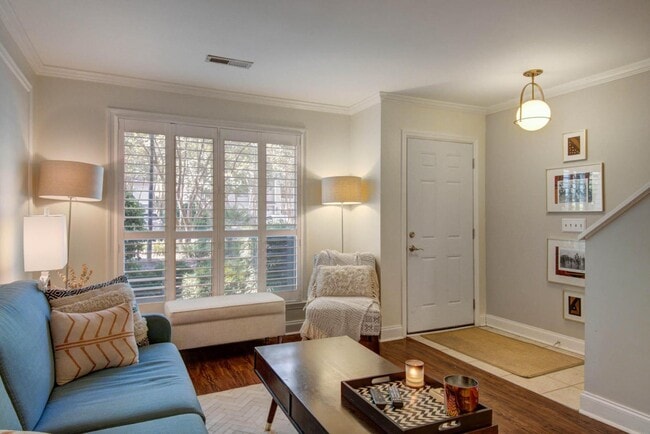 Photo - 252 Howle Ave