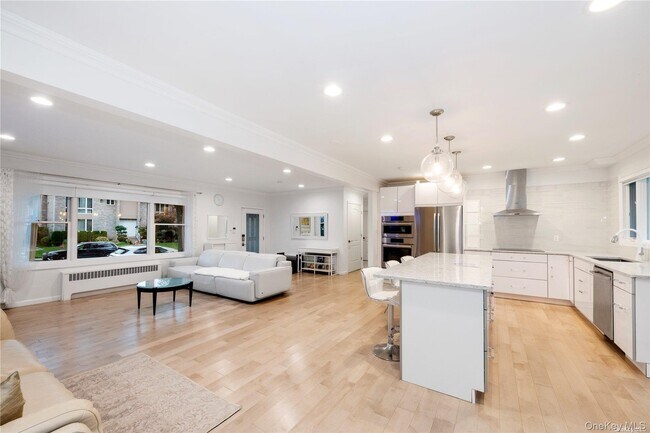 Photo - 29-33-33 212th St Unit 1F