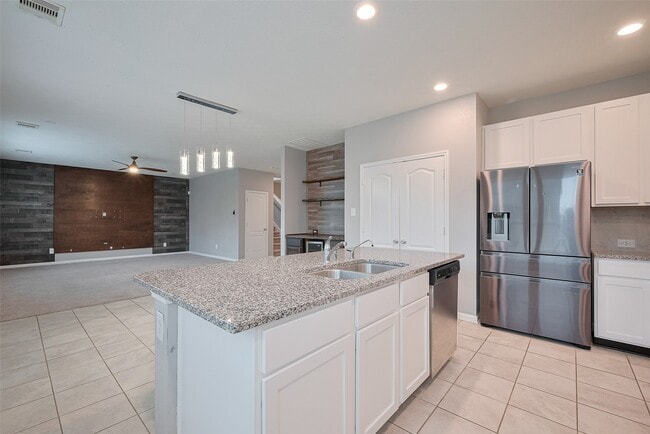 Building Photo - 5011 Pine Ridge Knoll Ct Rental