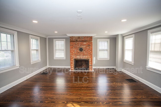 Photo - 220 S Church St