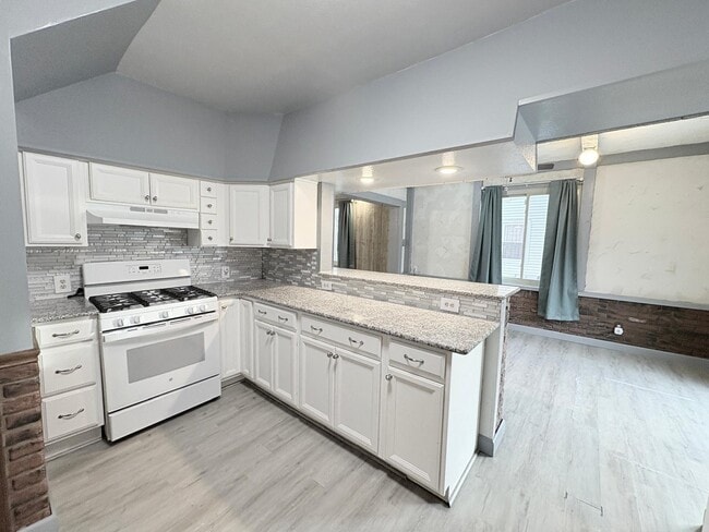 Photo - 3627 Hazelhurst Ave