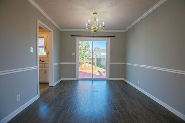 Photo - Pet Friendly Three Bedroom!