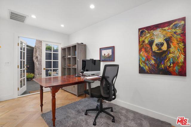 Photo - 8062 Waring Ave