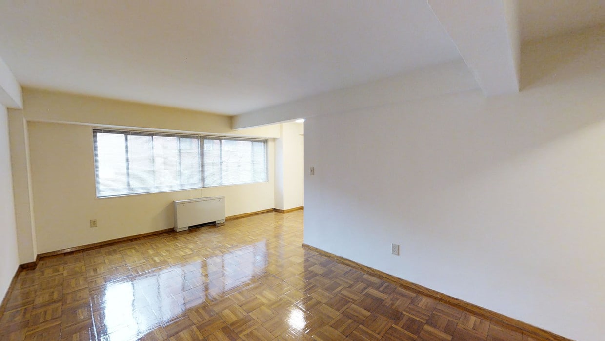 Photo - The York and Potomac Park Apartments