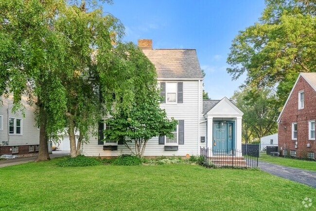 Building Photo - 1676 Edgefield Rd Rental