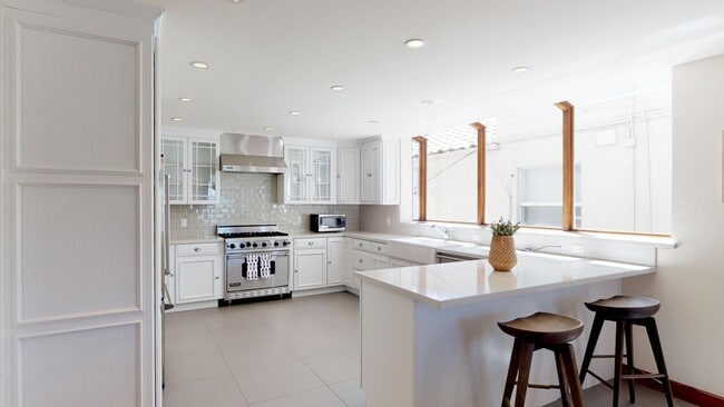 Photo - 455 Marina Blvd