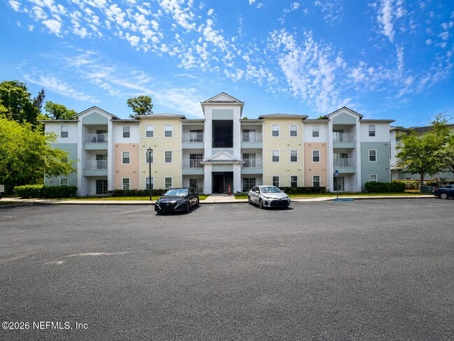 Building Photo - 5006 Key Lime Dr Unit 305