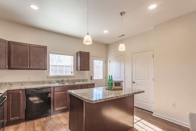 Building Photo - 274 Trunk St NE Unit 274