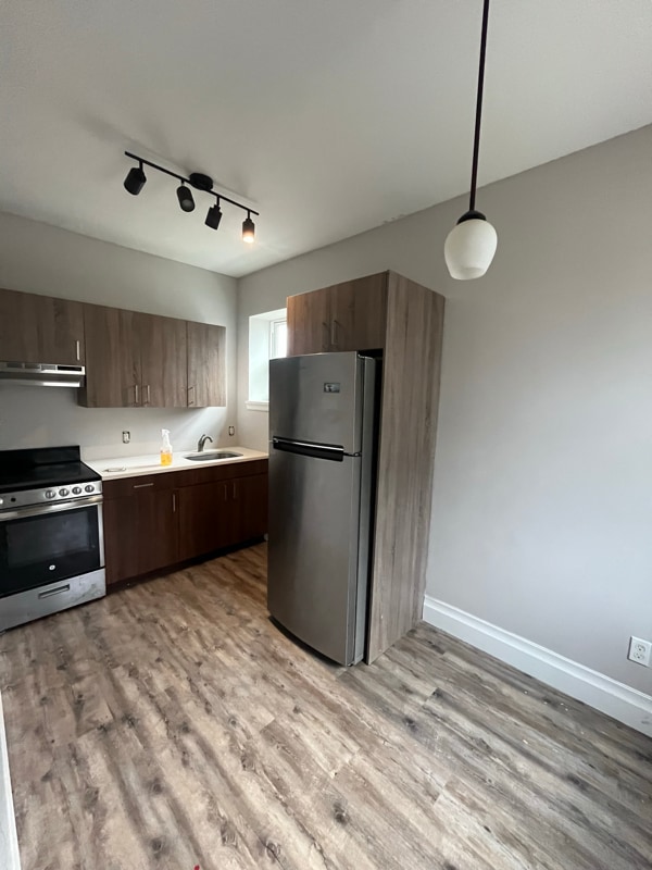 Building Photo - 106 N Grove St Rental