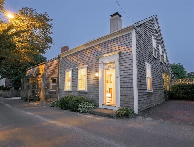 4 York St