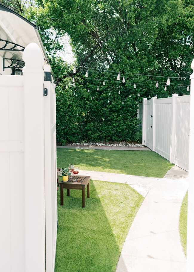 Photo - 2402 W Cypress St