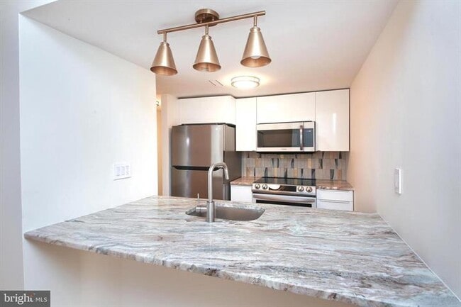 Photo - 146 Oberlin Ter Unit Chatham Village of Towaminson