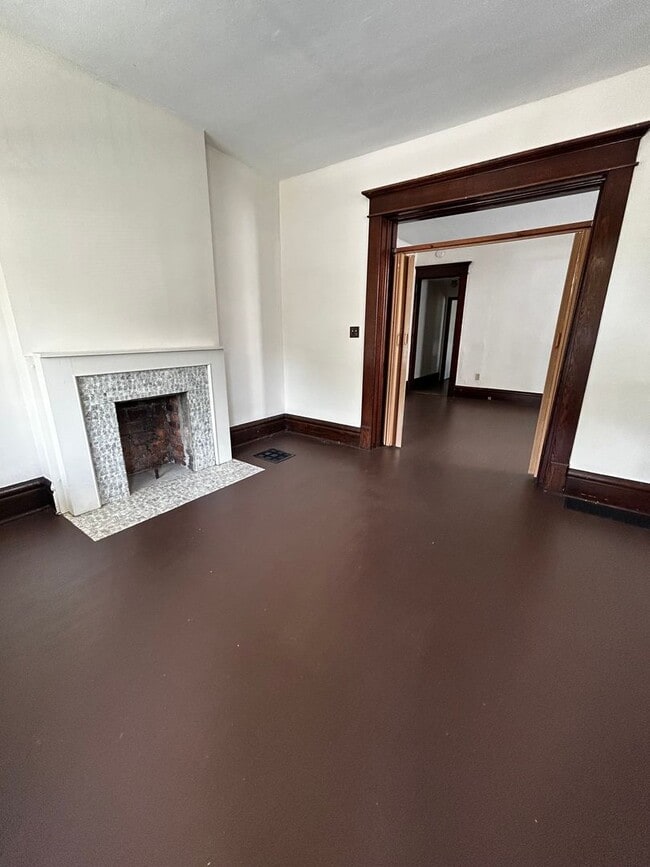 396-398 Wyandotte Ave