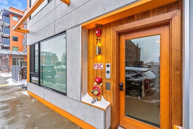 Photo - 71 Border St Unidad 302