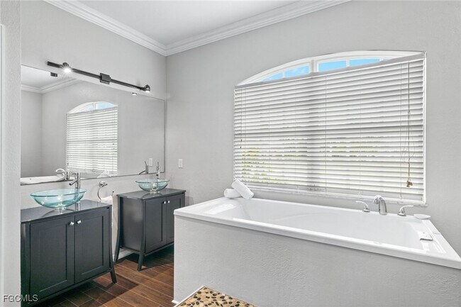 Photo - 1049 NW 38th Pl