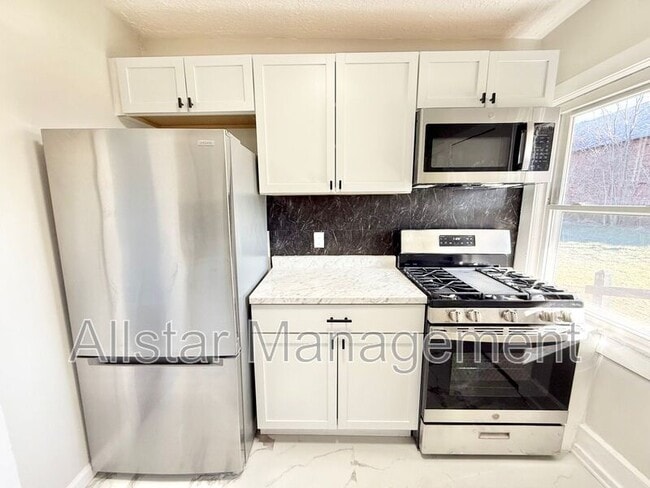 Photo - 924 Spring Ave NE