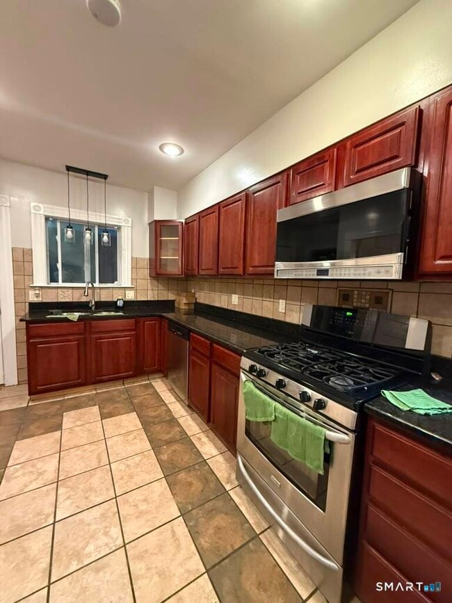 1239 Forest Rd Unit 1