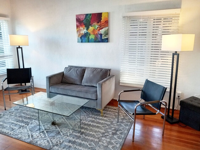 Photo - 455 North Doheny Drive