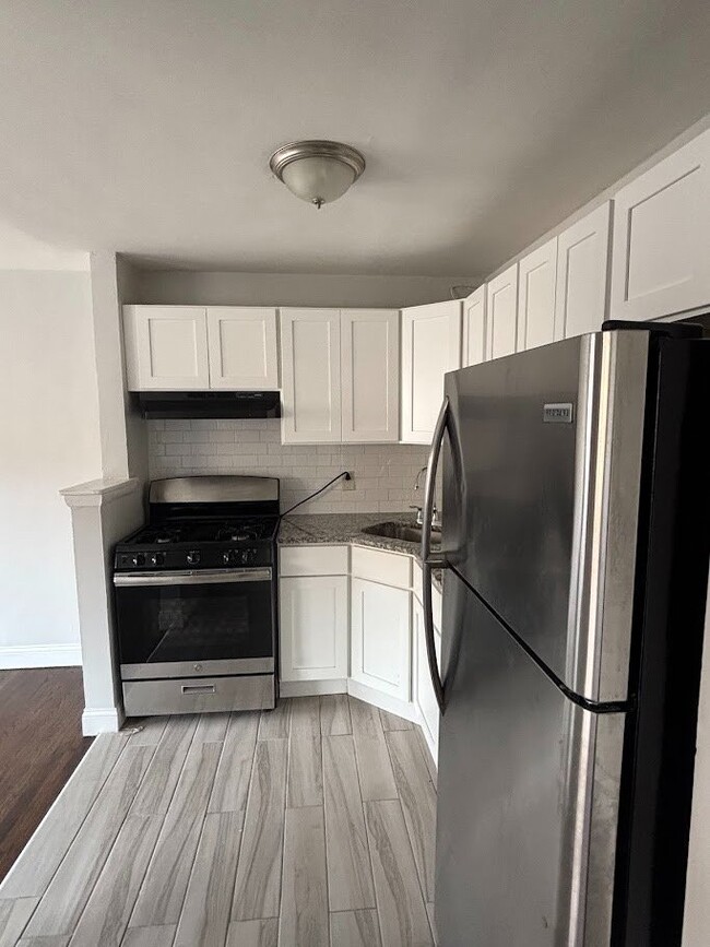 Photo - 538 W 7th St