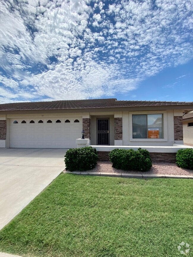 Building Photo - 55+ Condo on Golf Course in Sunland Spring...